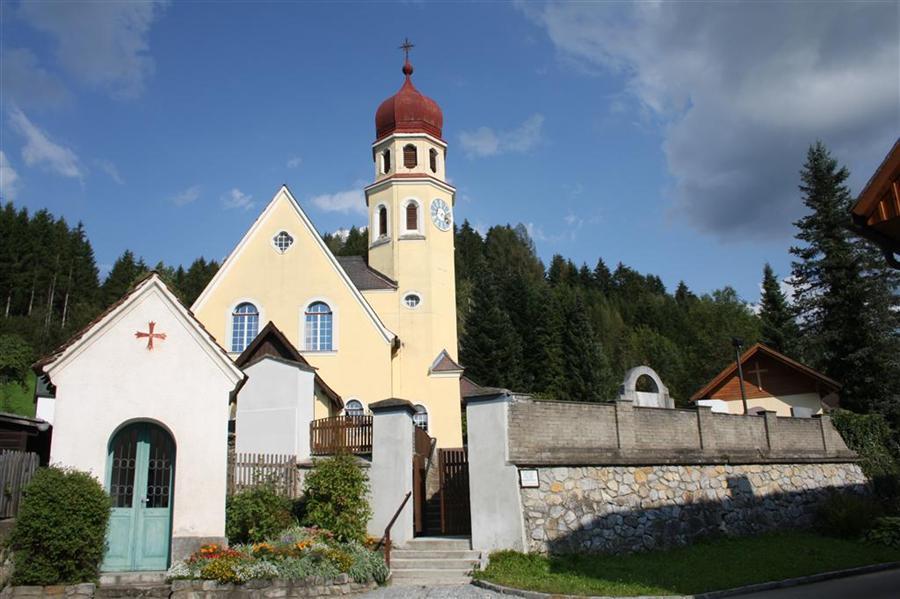 Kath. Pfarrkirche hl. Thomas und Friedhof