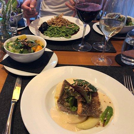 S Paul Restaurant