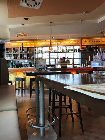 Mec's Barcafe