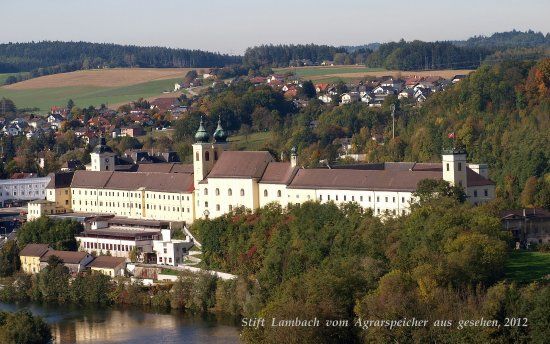 Benediktinerstift Lambach